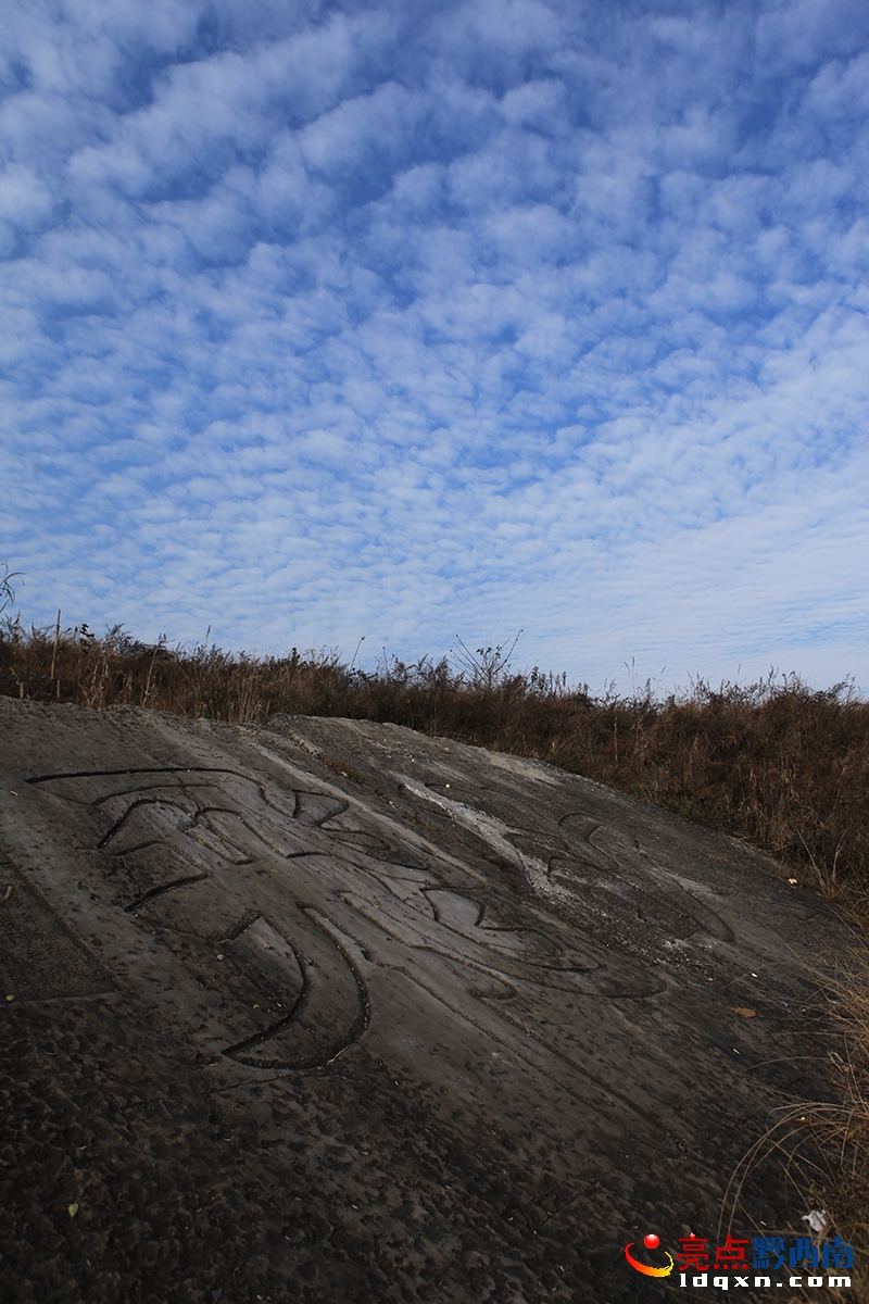 欲飛石上空的“魚鱗云”景觀（陳亞林?jǐn)z影）4.jpg