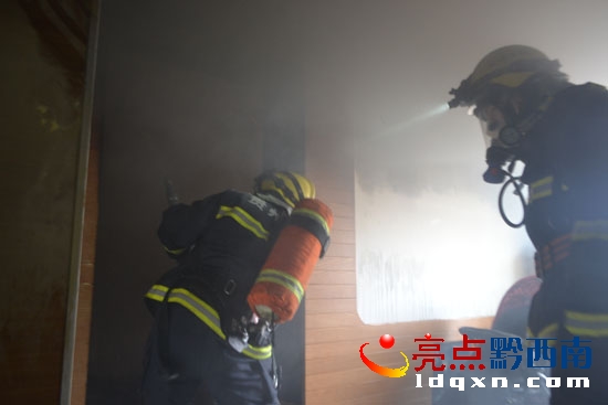 圖為事故處置現(xiàn)場111.jpg