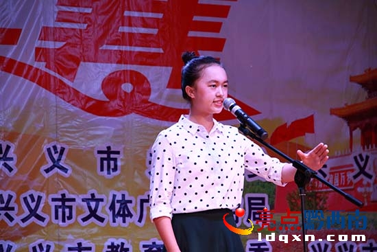 圖為中學(xué)組選手在演講。.jpg