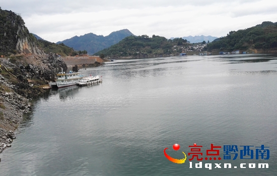 建設(shè)中的游船碼頭0000.jpg