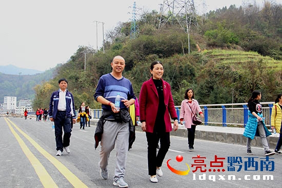 徒步場景 - 復件.JPG