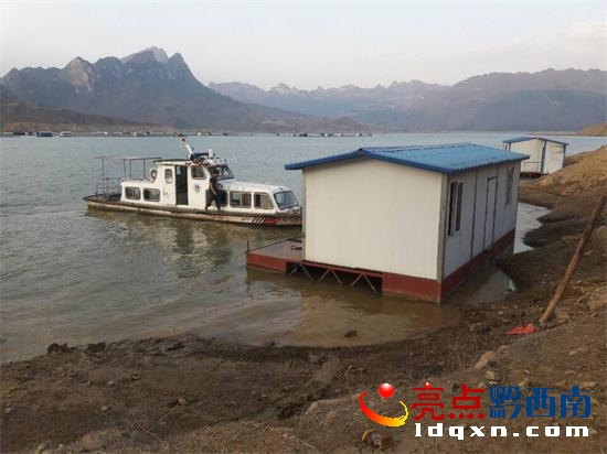 脫險現(xiàn)場.jpg
