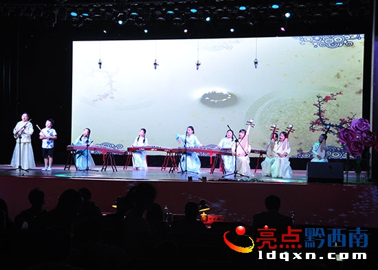 向陽(yáng)路小學(xué)合奏曲目《國(guó)韻國(guó)風(fēng)》.JPG