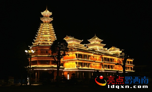 肇興夜景(盧關文 攝).JPG